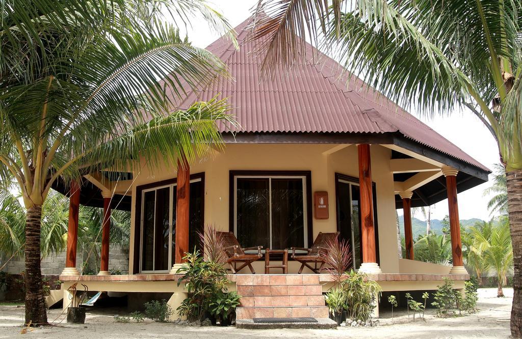 Le Palme Beach Resort Pandan Exterior photo