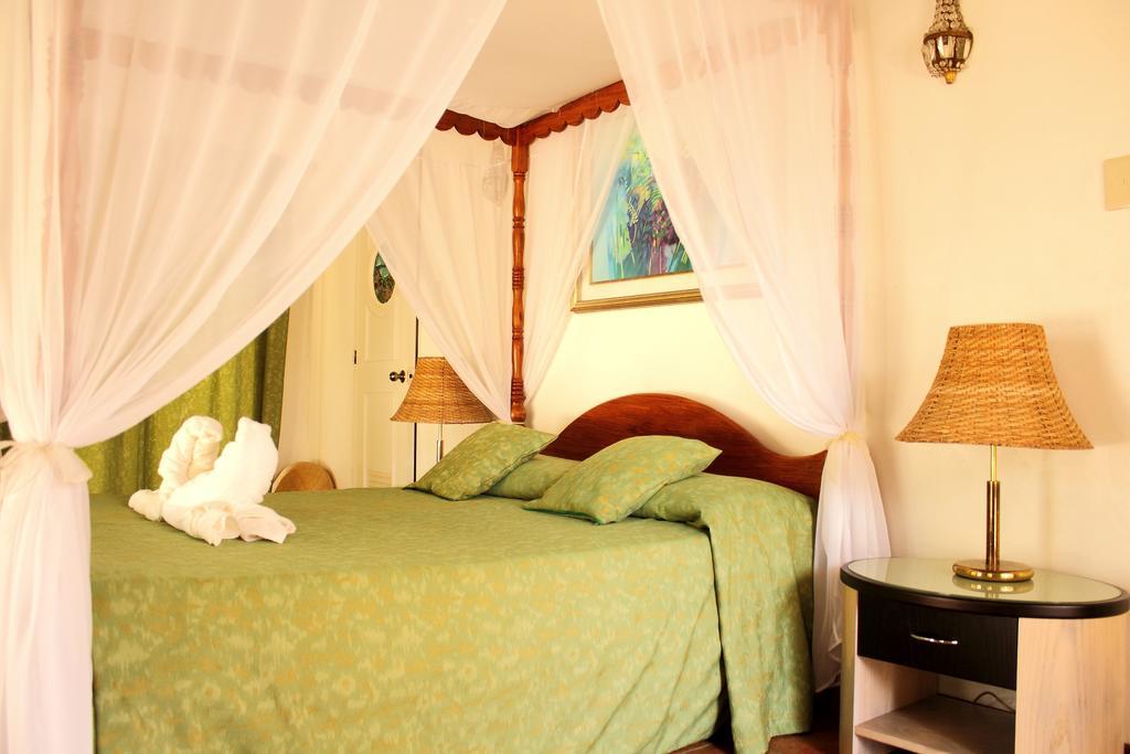 Le Palme Beach Resort Pandan Exterior photo