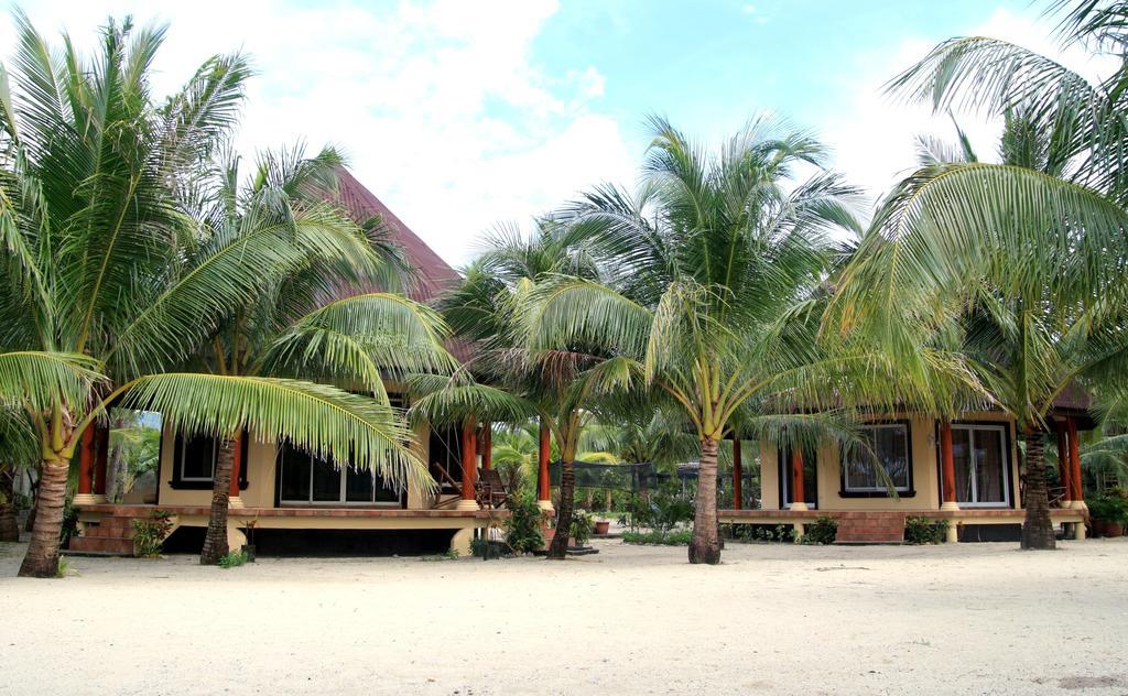 Le Palme Beach Resort Pandan Exterior photo